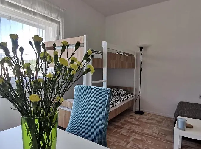 Ema & Mila 2 クニン